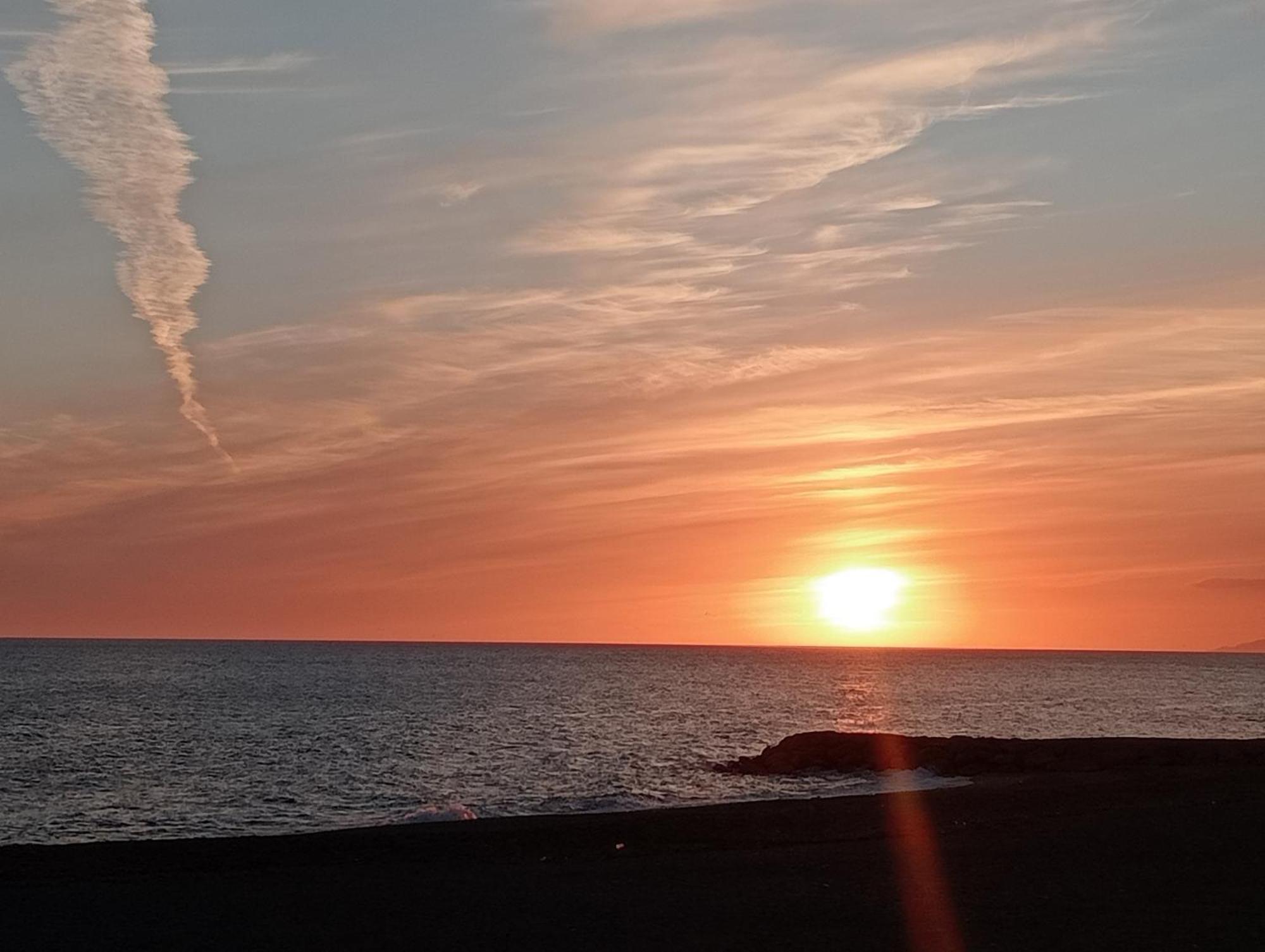 Вилла Vistas Al Mar Адра Экстерьер фото