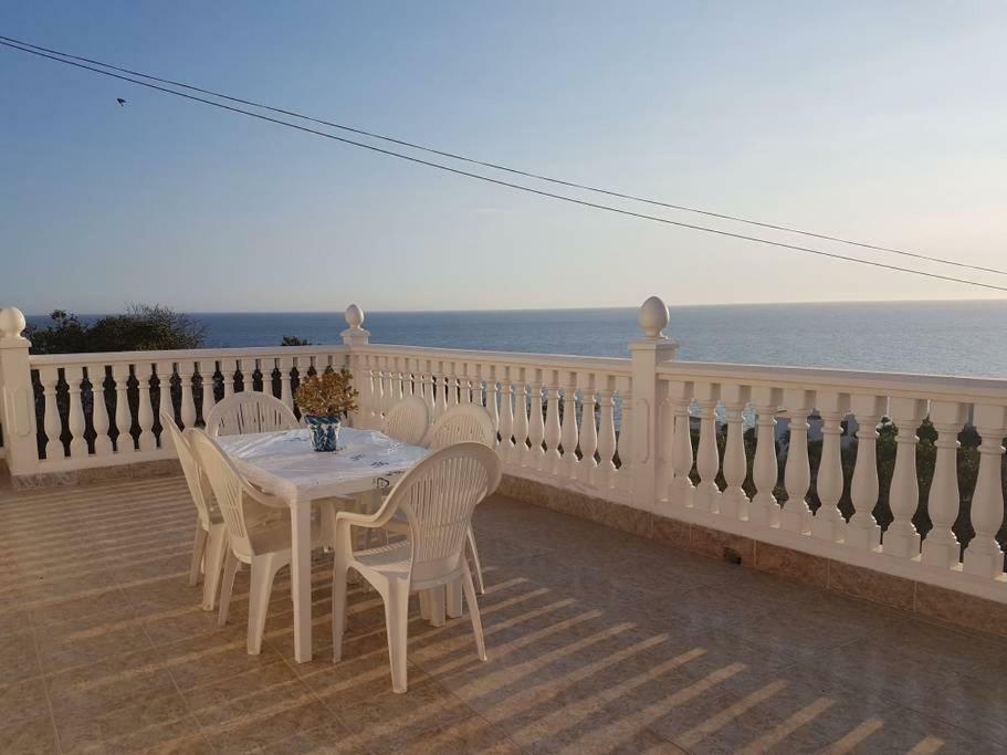 Вилла Vistas Al Mar Адра Экстерьер фото