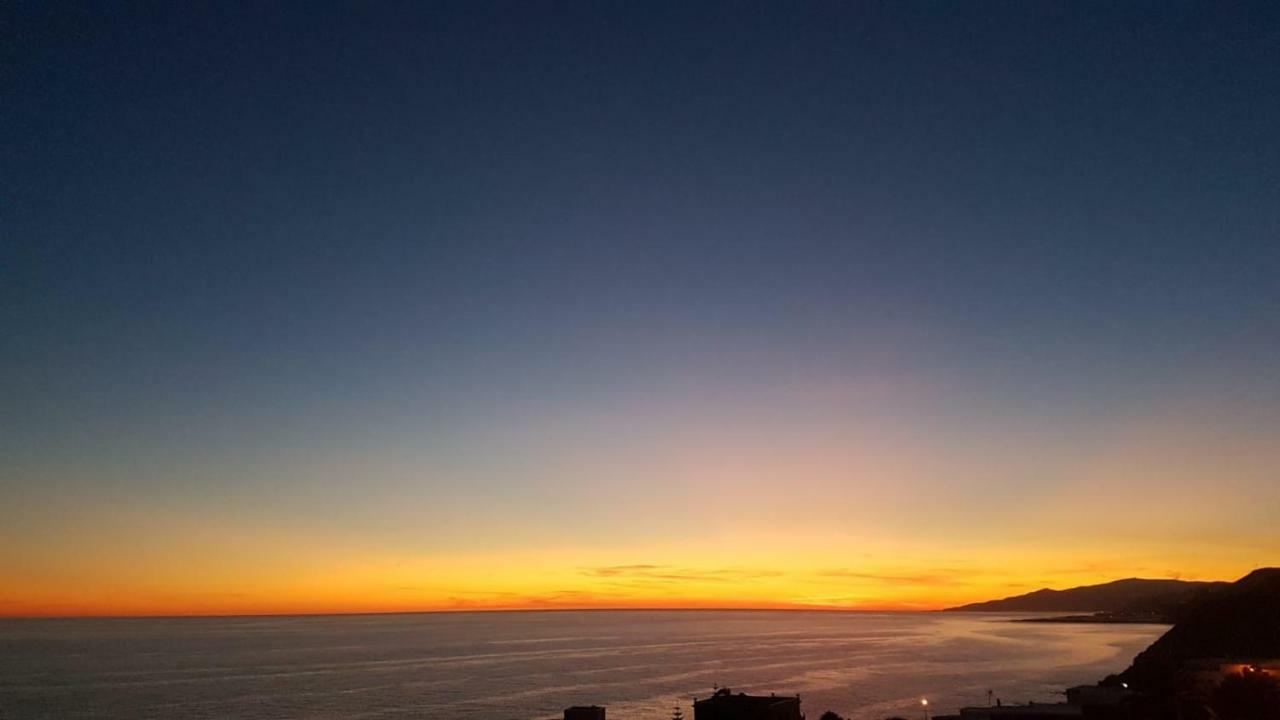 Вилла Vistas Al Mar Адра Экстерьер фото