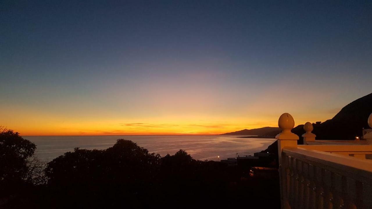 Вилла Vistas Al Mar Адра Экстерьер фото